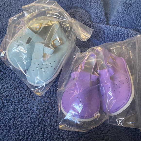 Odd things sale, baby shoes, doll shoes, material,tapestry’s,patterns. - Picture 6 of 15